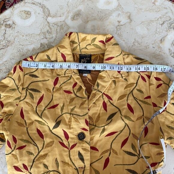 Itzyu Natural Clothing Cotton Floral Embroidered Jacket Made in BC - Picture 9 of 12